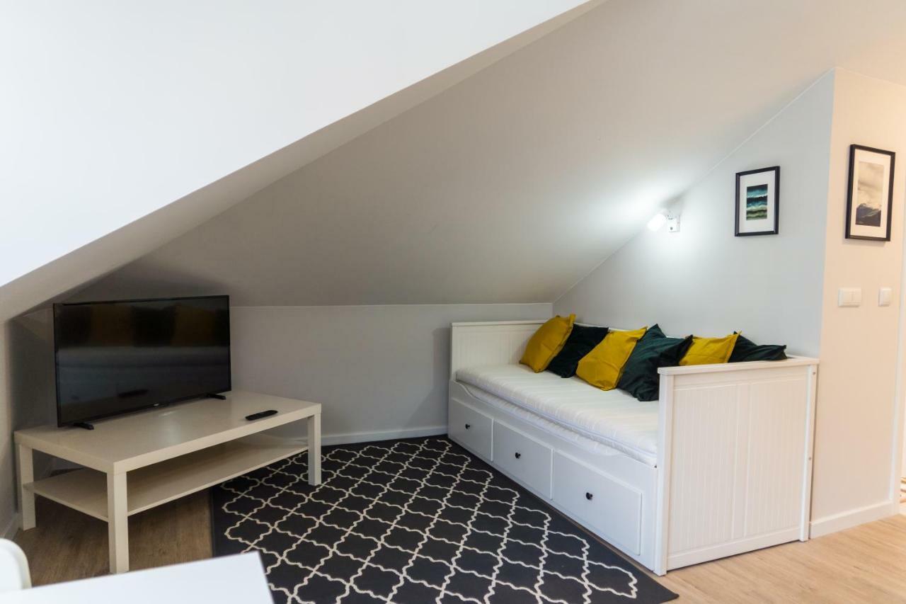 Village Apartment *